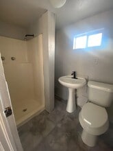 1234 E Jackson St in Brownsville, TX - Foto de edificio - Building Photo