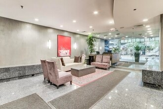 110 E Delaware Pl, Unit 1002 in Chicago, IL - Foto de edificio - Building Photo