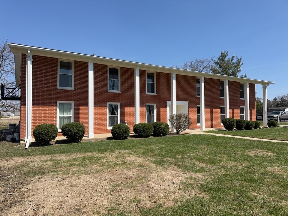 418 Beloit St in Walworth, WI - Foto de edificio