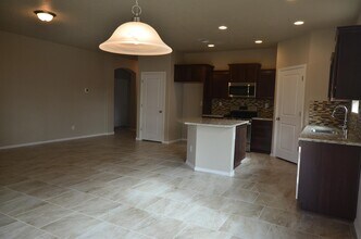 1664 Valle Vista Rd NW in Los Lunas, NM - Building Photo - Building Photo