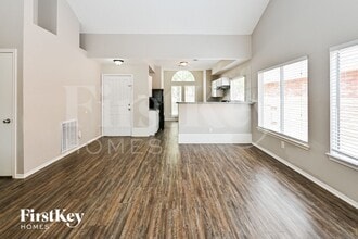 11811 Meadowchase Dr in Houston, TX - Building Photo - Building Photo