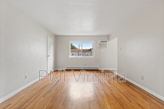 2412 Courtney Ave in Norfolk, VA - Building Photo - Building Photo