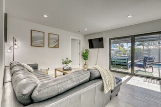 106 Playmore Dr in Venice, FL - Building Photo - Building Photo