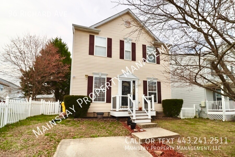 96 Richard Ave in Severn, MD - Building Photo