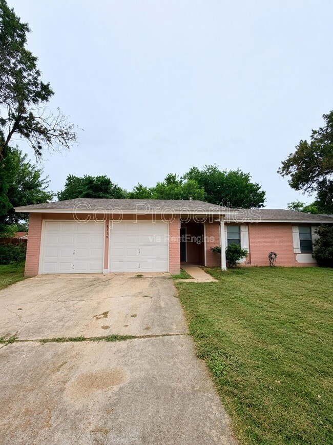 9319 Cliff Point Dr