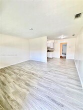 1821 N 17th Ct in Hollywood, FL - Foto de edificio - Building Photo