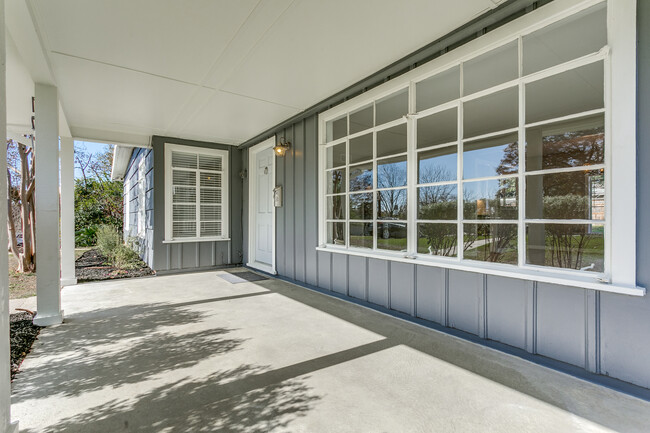 727 Rittiman Rd in San Antonio, TX - Foto de edificio - Building Photo