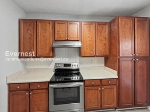 8596 Thomas Rd, Unit 404 in Riverdale, GA - Building Photo - Building Photo