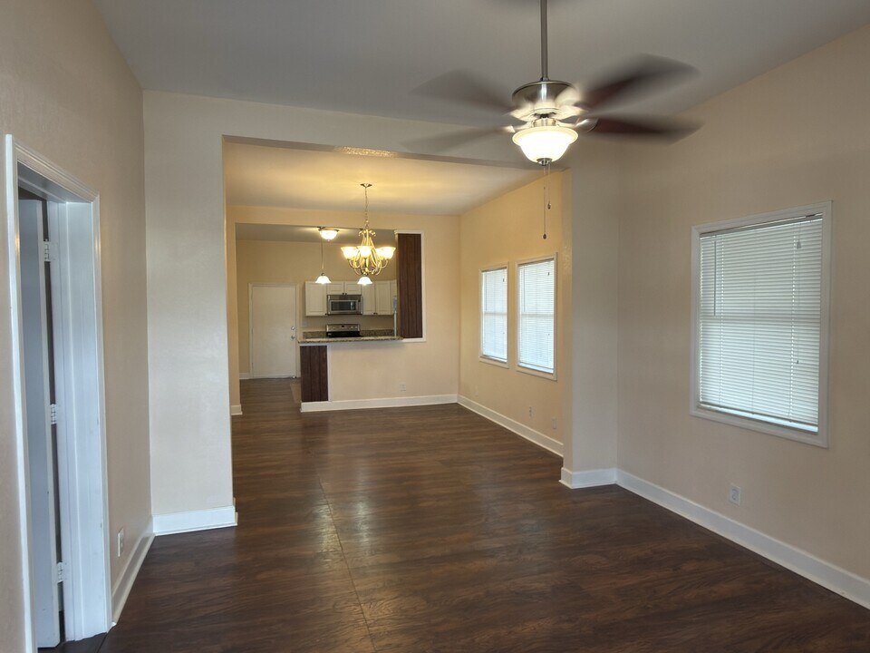 2528 W St John St in Tampa, FL - Building Photo