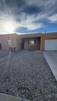 1305 Princeton Dr SE in Albuquerque, NM - Building Photo