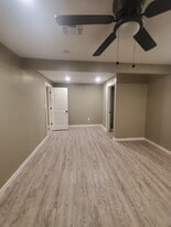 2956 W Port Royale Ln, Unit Apartment