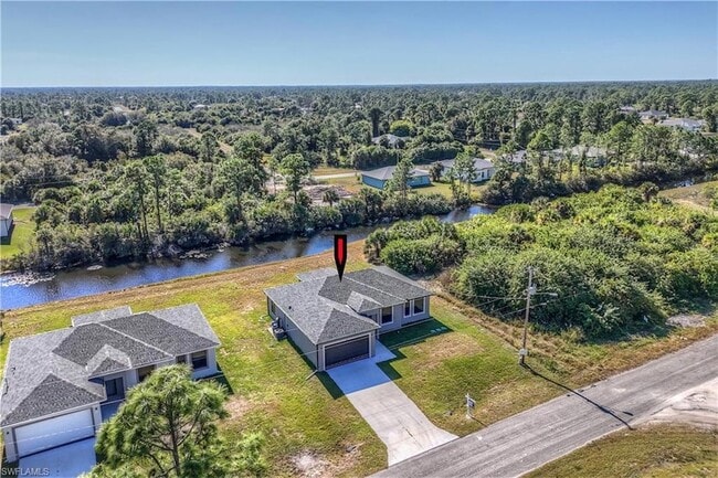 1132 Cummings St E in Lehigh Acres, FL - Building Photo - Building Photo