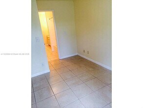 8797 NW 39th St in Sunrise, FL - Building Photo - Building Photo