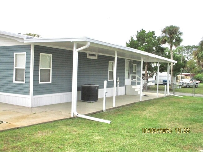1925 Woodcrest Dr in Ormond Beach, FL - Building Photo - Building Photo