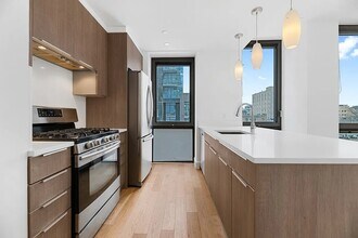 41-22 24th St in Queens, NY - Building Photo - Building Photo