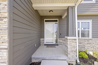 8008 N 167th St in Bennington, NE - Building Photo - Building Photo