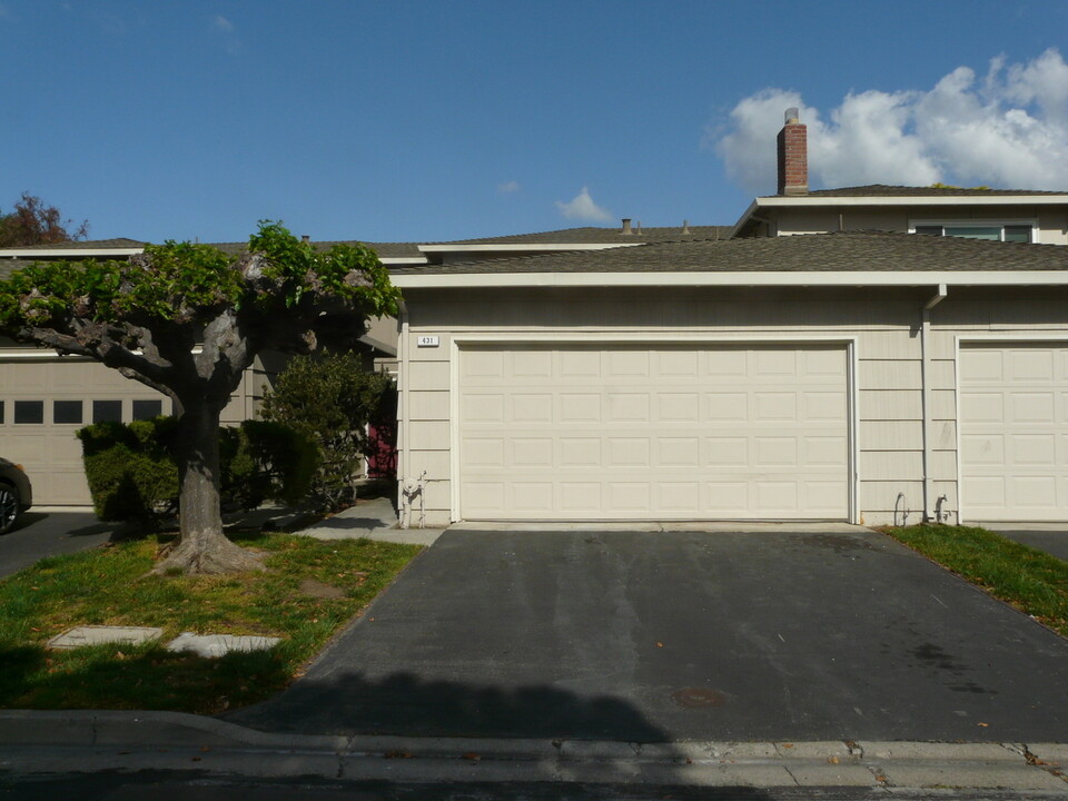 431 Lotus Ln in Mountain View, CA - Building Photo