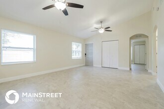 312 Oak St, Unit B in New Smyrna Beach, FL - Building Photo - Building Photo