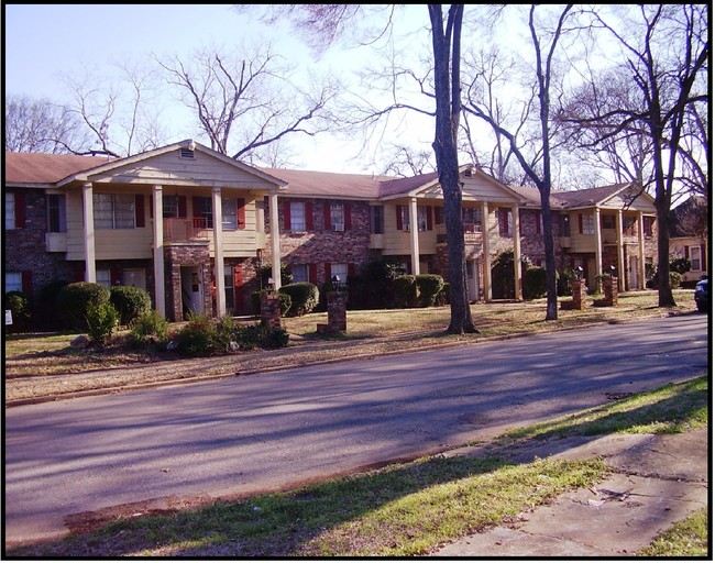 East Lake Apartments in Birmingham, AL - Building Photo - Building Photo