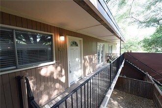 4206 Hawthorne Ave-Unit -202 in Dallas, TX - Building Photo - Building Photo