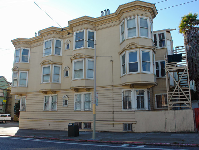 203 Clayton St in San Francisco, CA - Building Photo - Building Photo