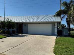 5608 43rd Ave E in Bradenton, FL - Building Photo - Building Photo