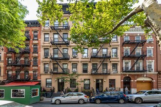 162-164 E 82nd St in New York, NY - Building Photo - Building Photo