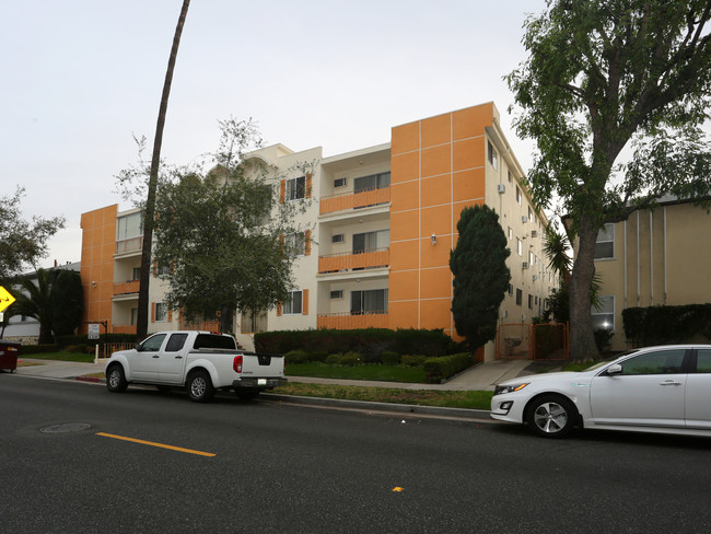 124 N Adams in Glendale, CA - Foto de edificio - Building Photo