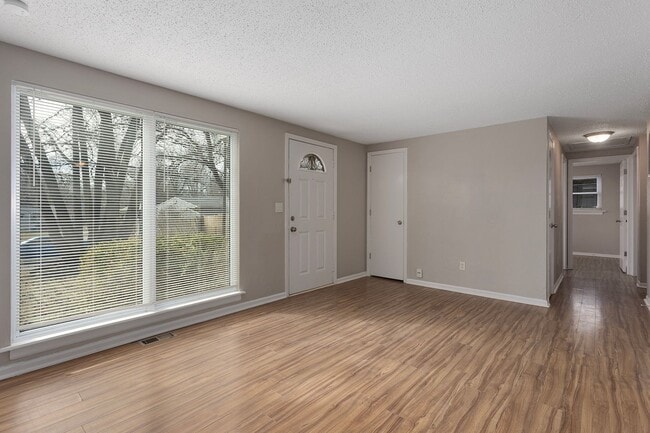 18618 Shoshone Ct in Independence, MO - Building Photo - Building Photo