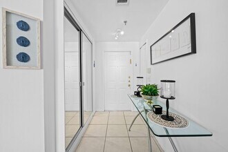 3225 NE 184th St in Aventura, FL - Building Photo - Building Photo