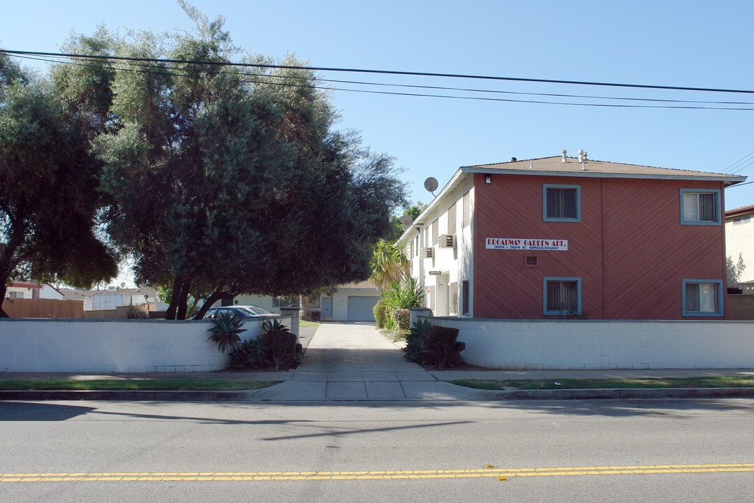 Broadway Garden Apartments in San Gabriel, CA - Foto de edificio