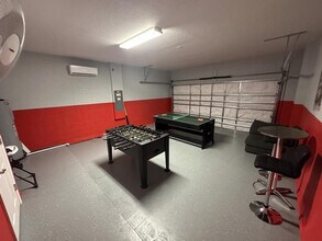 2305 Victoria Dr in Davenport, FL - Building Photo - Building Photo