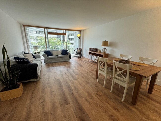 150 Ocean Ln Dr in Key Biscayne, FL - Building Photo - Building Photo