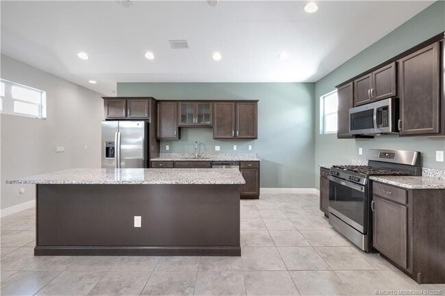 4982 SE Railway Ave in Stuart, FL - Building Photo - Building Photo