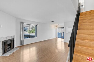 2490 Purdue Ave in Los Angeles, CA - Building Photo