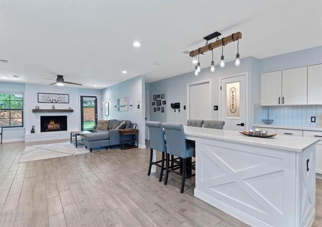 713 Buckingham Pl in Austin, TX - Building Photo - Building Photo