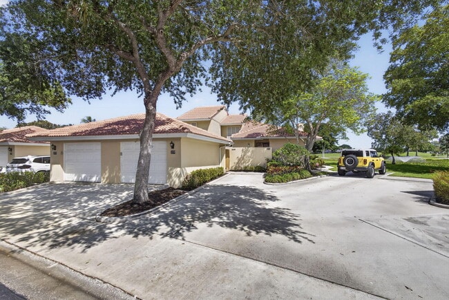 259 Old Meadow Way in Palm Beach Gardens, FL - Building Photo - Building Photo