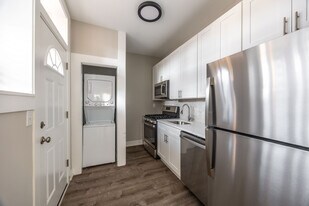 6513 N Newgard Ave, Unit 1B in Chicago, IL - Building Photo