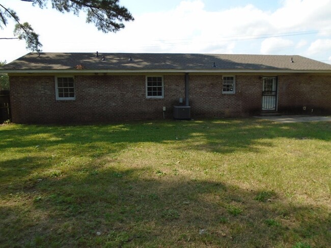 2239 Wingate Rd in Fayetteville, NC - Building Photo - Building Photo