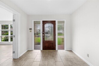 4135 Levonshire Dr in Houston, TX - Building Photo - Building Photo