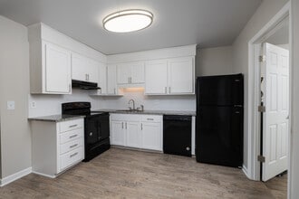 Avalon 2 in North Charleston, SC - Building Photo - Interior Photo