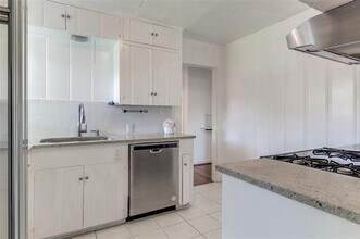 7703 Lovers Ln in Dallas, TX - Building Photo - Building Photo