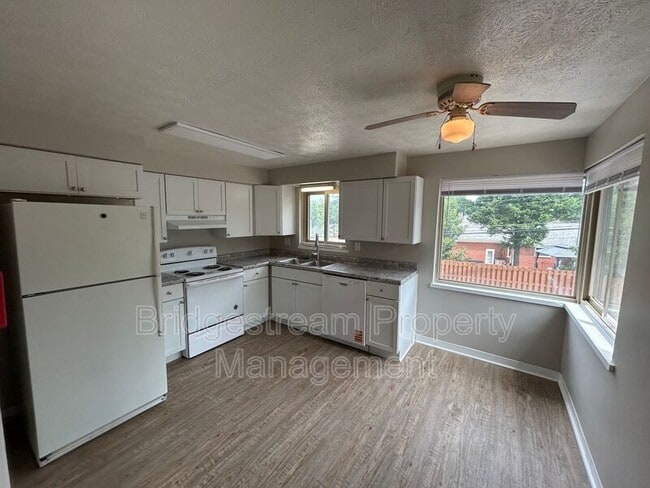 1233 Lytle Ln in Dayton, OH - Building Photo - Building Photo