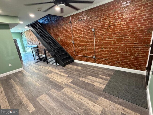 property at 2643 N Mascher St