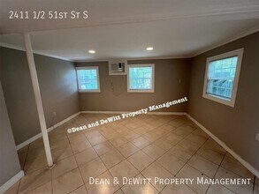 2411 1/2 51st St S in St. Petersburg, FL - Building Photo - Building Photo