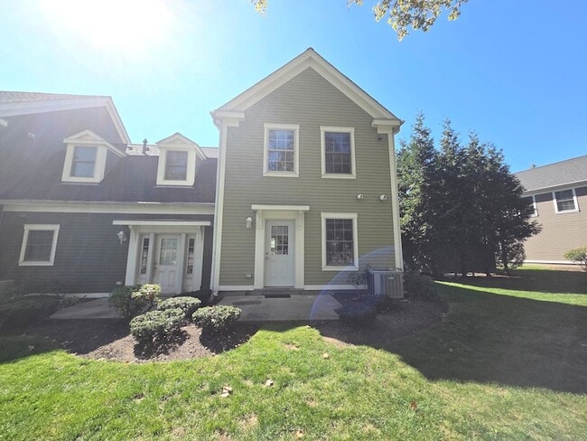 40 Stoneridge Cir in Stamford, CT - Foto de edificio - Building Photo