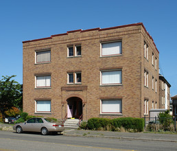 Kelley Arms Apartments in Tacoma, WA - Building Photo - Building Photo