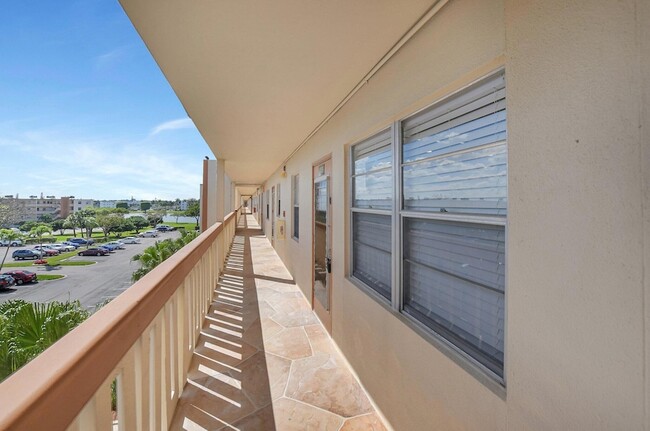 4005 Newcastle A in Boca Raton, FL - Building Photo - Building Photo