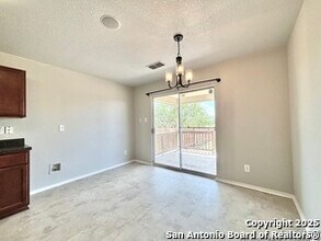 6910 Lunar Way in Converse, TX - Building Photo - Building Photo