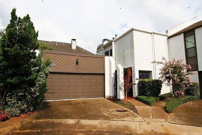 property at 4508 Medinah Pl
